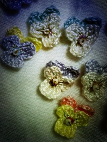 ビオラのピアス